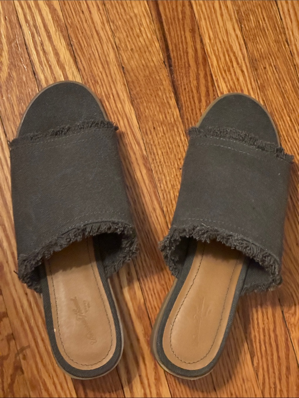 Universal Thread Dark Gray Frayed Slide Mules